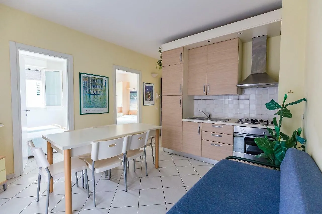 Sirena Apartments Llido Degli Estensi 0*,  Ιταλία
